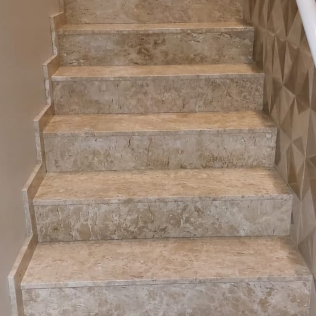 8 (4)